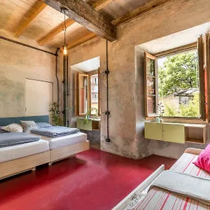 Un Posto A - All'interno Di Una Cascina Del 700 Hostel