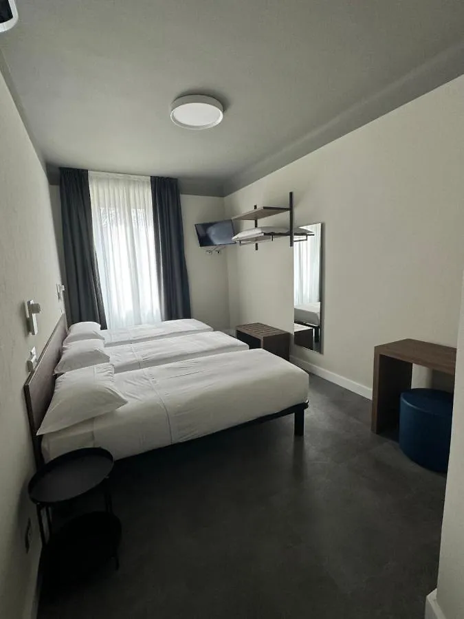 Hotel 22 Marzo Milan 2*,  Italy